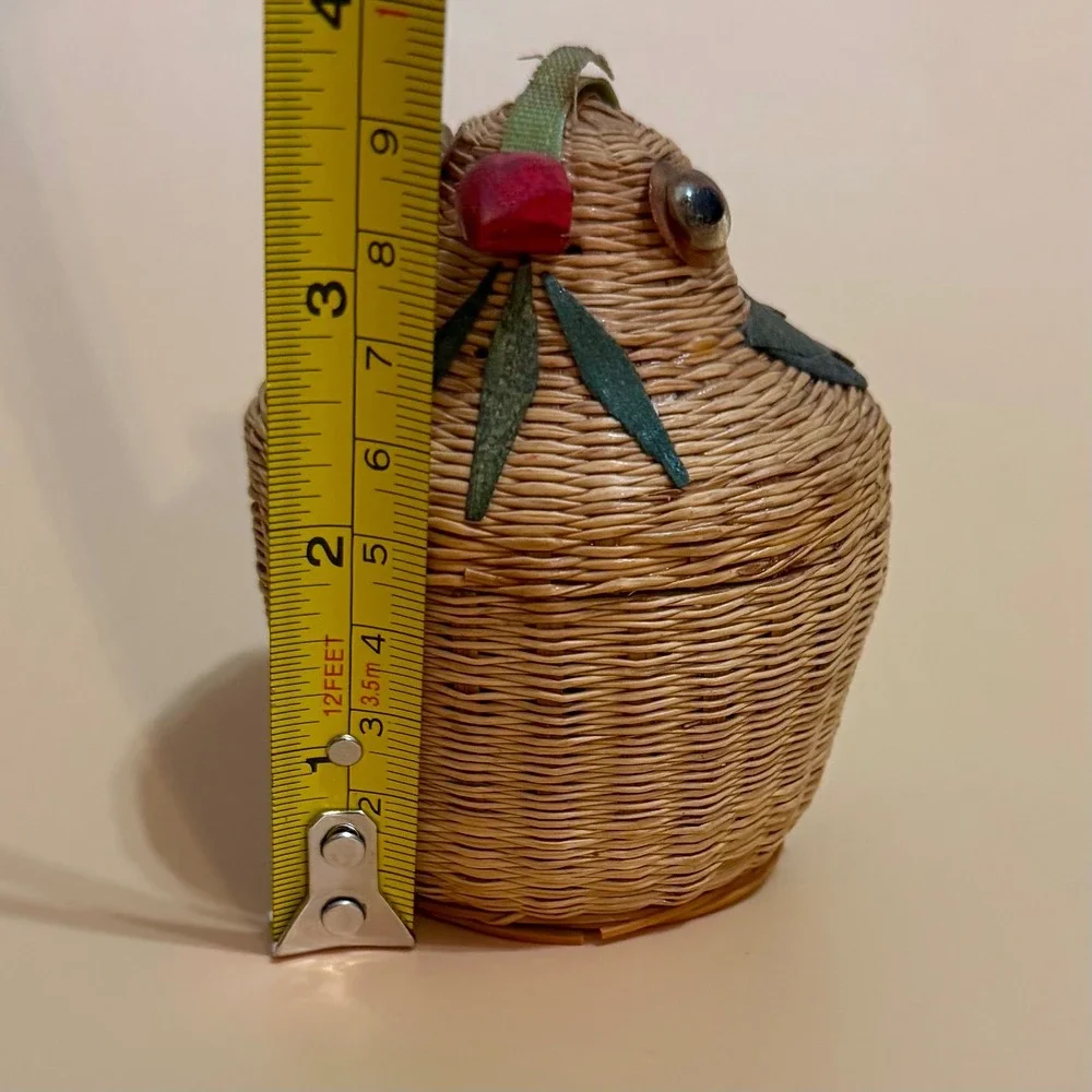 Vintage Wicker Hen on‎ Nest Basket Figural Woven Straw Trinket Box Small 3.5
